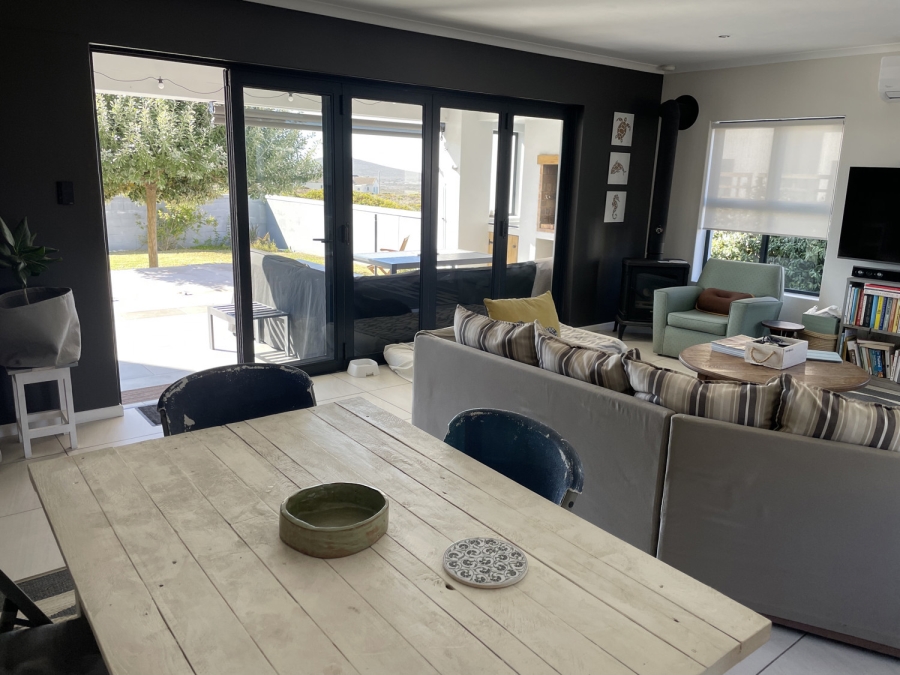 4 Bedroom Property for Sale in Pearl Bay Western Cape